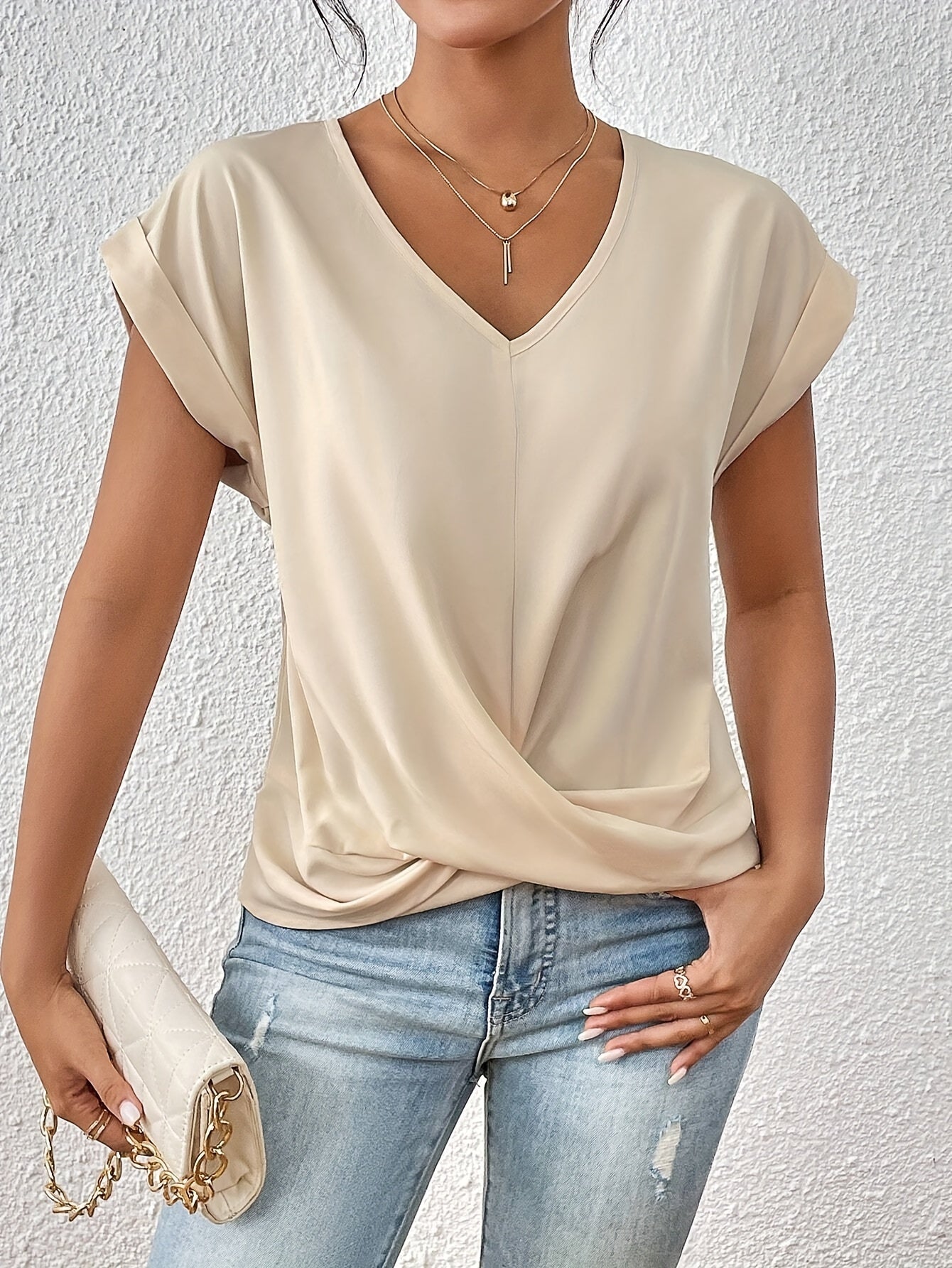 Zoe | The Sweetheart Neckline Casual T-Shirt