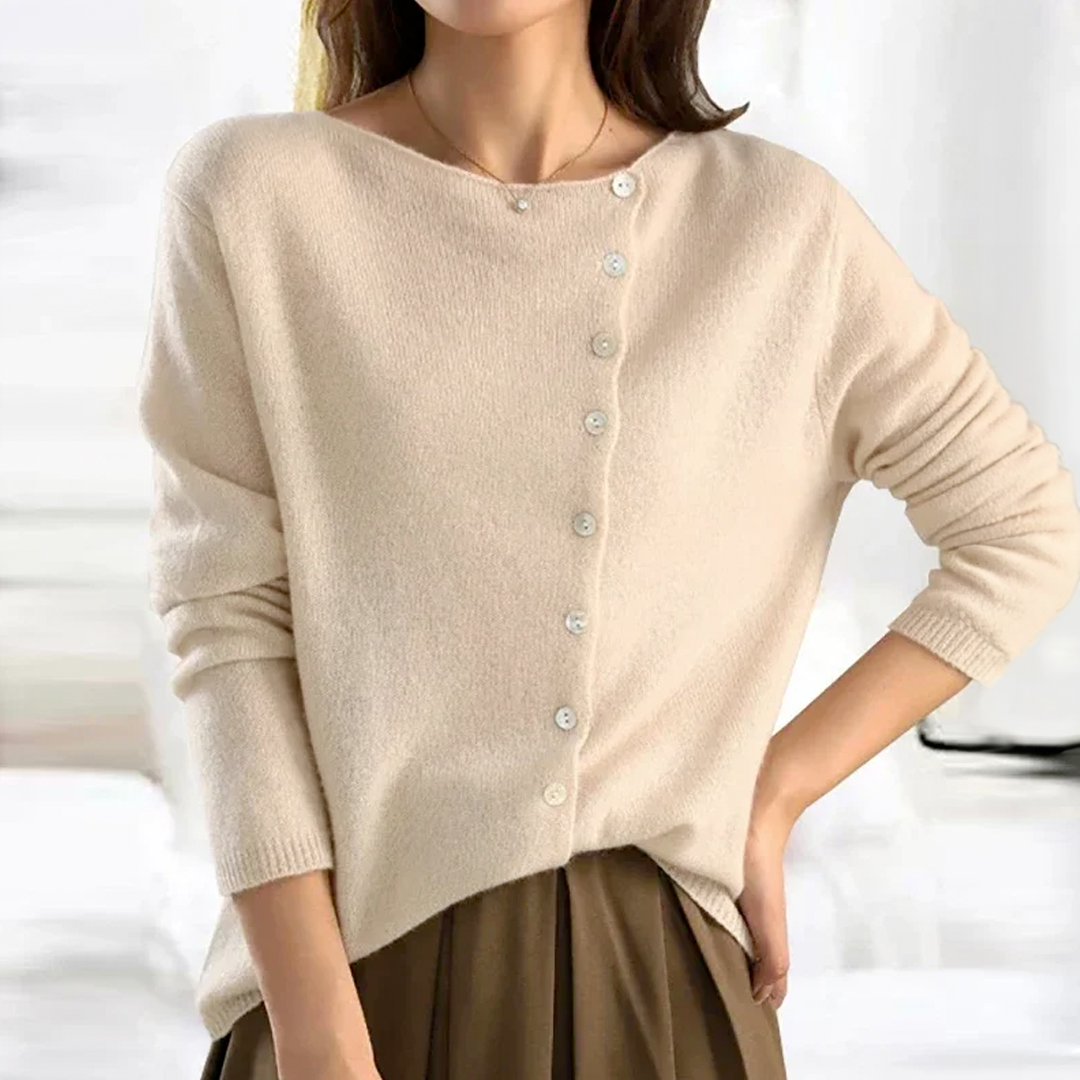 Shirley | Chic cardigan with Diagonal Buttons